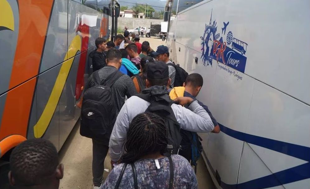 18 migrantes pierden la vida en un accidente vial en Oaxaca; las víctimas eran de Venezuela y Haití