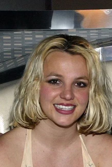 Britney Spears genera inquietud entre sus seguidores bailando en medio del desorden y con un vendaje en el dedo